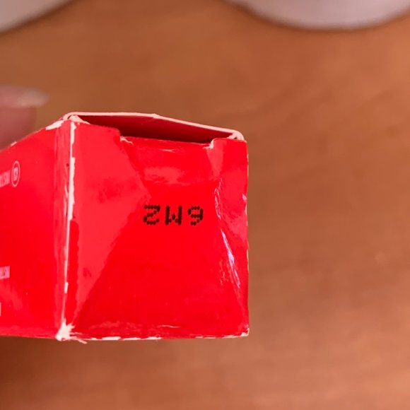 Jeffree Star Velour Liquid Lipstick in Crocodile Tears - Picture 3 of 5